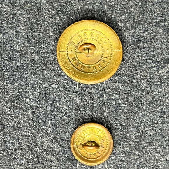 2 Customs Canada buttons vintage - Picture 4 of 10